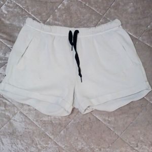 PINK VICTORIA'S SECRET WHITE/BLACK 4.25 ROLLED HEM SHORTS (MEDIUM)